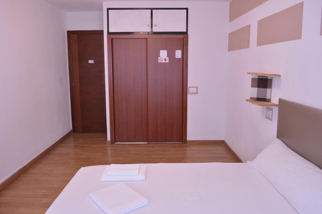 Ararat Hostel Сантьяго-де-Компостела Экстерьер фото